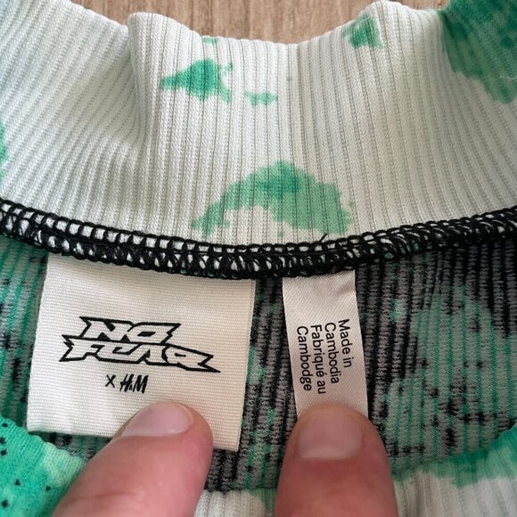 No Fear x H&M Long Ribbed Crop Top Women's XL Green Pattern Mock Neck Punk Emo - Picture 5 of 10